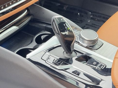 Certified 2023 BMW 530e xDrive w/ Premium Package image 14