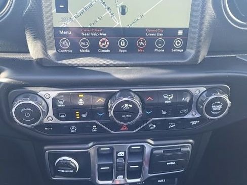 Used 2021 Jeep Wrangler Unlimited Sahara image 7