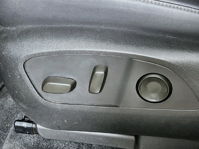 Used 2024 GMC Acadia Elevation w/ Luxury Package FWD image 11