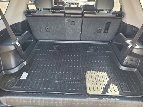 Used 2022 Toyota 4Runner SR5 Premium image 7