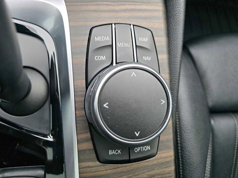 Used 2018 BMW 530e xDrive image 34