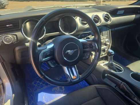 Used 2016 Ford Mustang Coupe RWD image 12