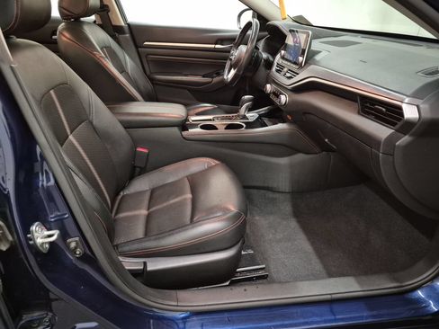 Used 2023 Nissan Altima 2.5 SR FWD image 8