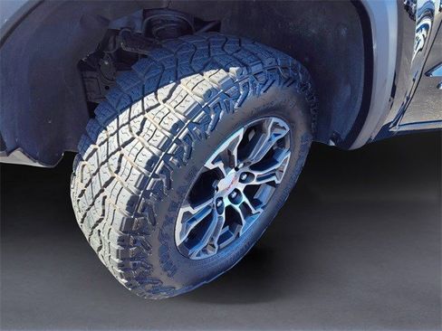 Used 2024 GMC Canyon AT4 image 12