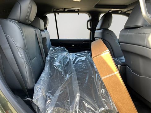 New 2026 Lexus LX 600 4WD w/ Luxury Package image 7