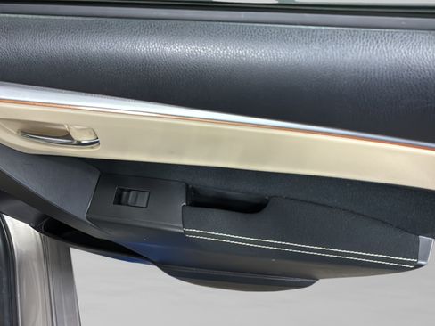 Used 2014 Toyota Corolla LE FWD image 21