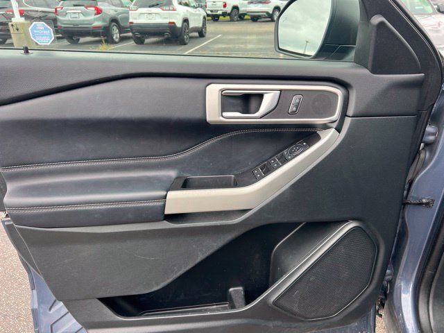 Used 2021 Ford Explorer XLT w/ Equipment Group 202A AWD/4WD image 14