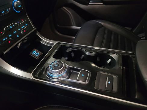 Used 2020 Ford Edge SEL image 26