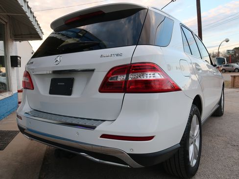 Used 2015 Mercedes-Benz ML 250 BlueTEC 4MATIC w/ Premium 1 Package image 8