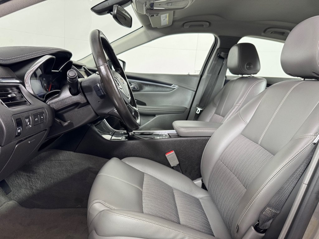Used 2018 Chevrolet Impala LT w/ LT Convenience Package FWD image 12