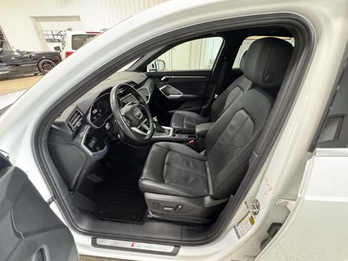 Used 2023 Audi Q3 2.0T Premium image 26