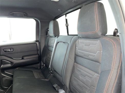 Used 2022 Nissan Frontier PRO-4X image 16