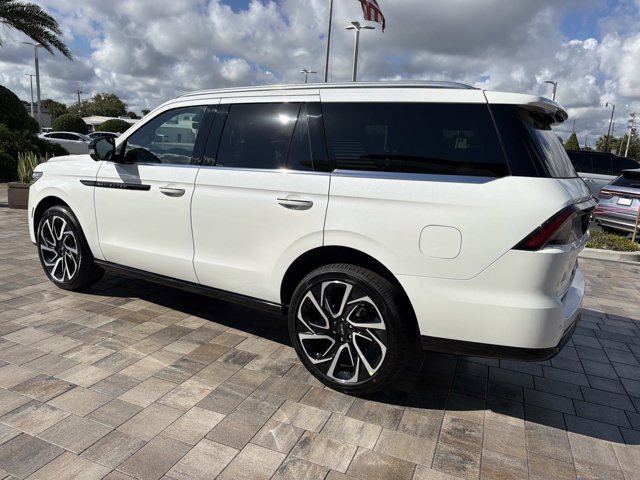 New 2027 Lincoln Navigator Black Label AWD/4WD image 4