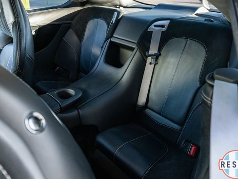 Used 2014 Aston Martin Vanquish Coupe RWD image 9