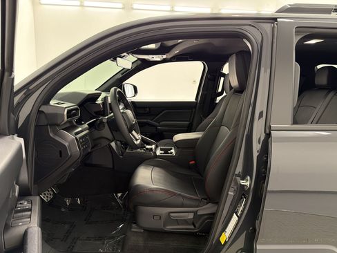 Used 2025 Toyota 4Runner TRD Sport AWD/4WD image 5