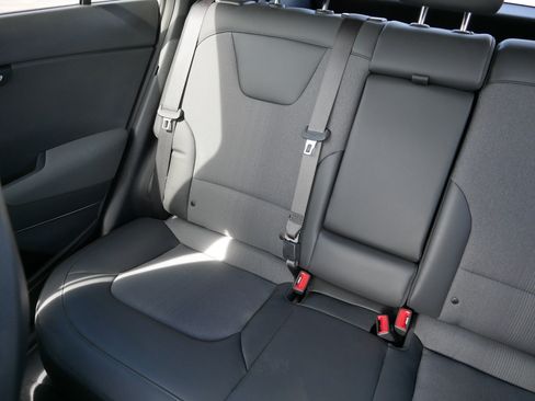 Certified 2023 Kia Niro EX w/ EX Cold Weather Package FWD image 12
