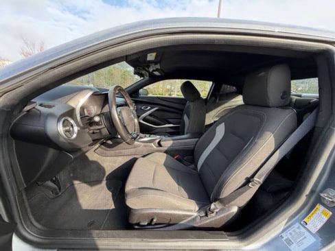 Used 2020 Chevrolet Camaro LT image 10