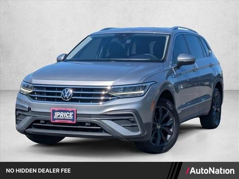 Used 2023 Volkswagen Tiguan SE FWD image 1