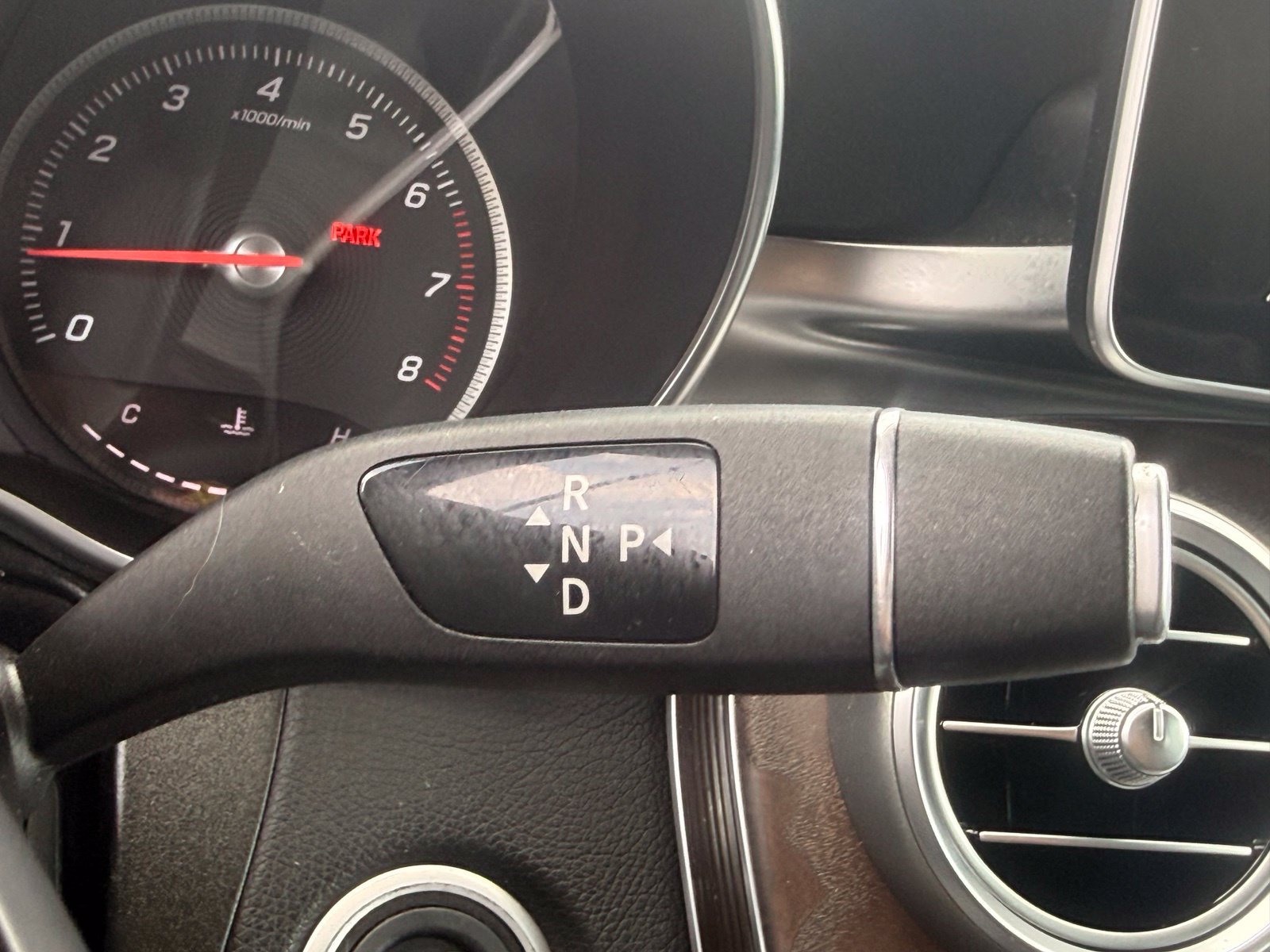 Used 2019 Mercedes-Benz GLC 300 4MATIC w/ Premium Package image 22