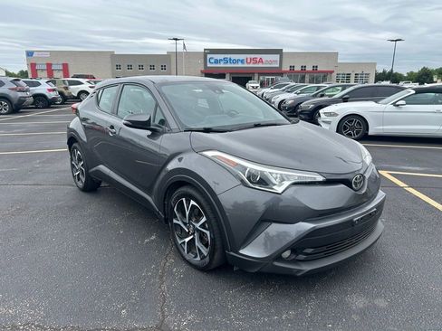 Used 2018 Toyota C-HR XLE FWD image 1