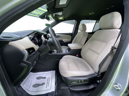 Used 2022 Chevrolet Traverse LS image 16