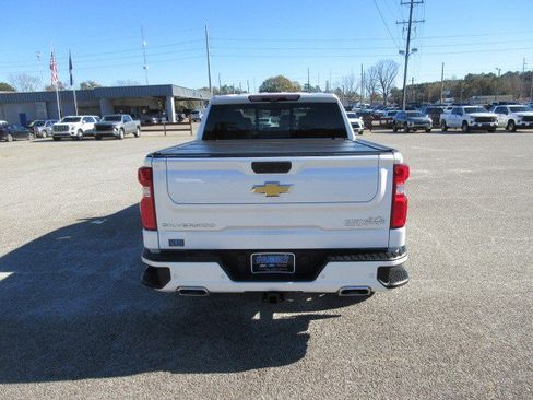 Used 2022 Chevrolet Silverado 1500 High Country w/ Technology Package image 10