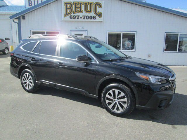 Used 2022 Subaru Outback Premium AWD/4WD image 1