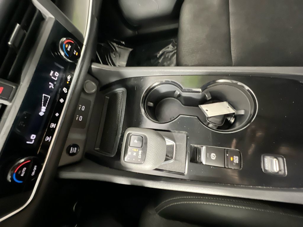 Used 2025 Nissan Rogue SV FWD image 22
