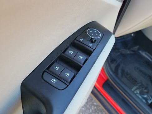 Used 2023 Kia Soul LX image 18