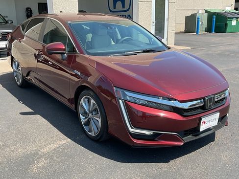 Used 2018 Honda Clarity Plug-In Hybrid image 3