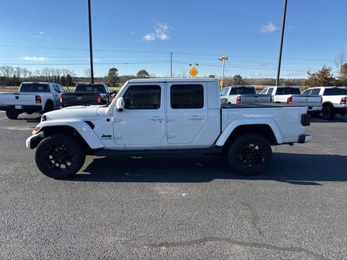 Used 2022 Jeep Gladiator Overland image 10