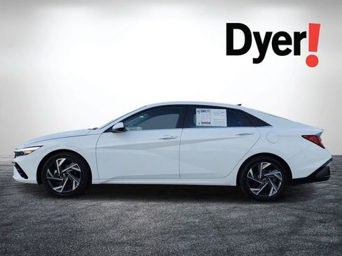 Used 2025 Hyundai Elantra SEL FWD image 7