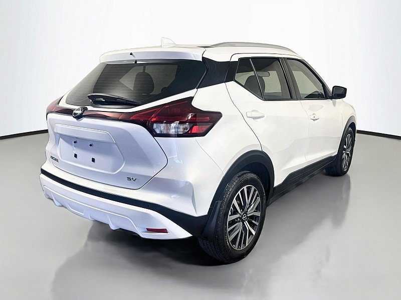 Used 2023 Nissan Kicks SV FWD image 7
