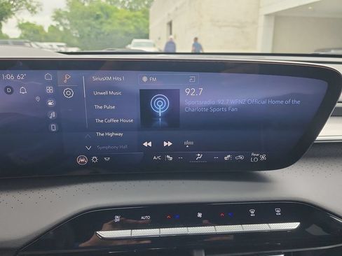 Certified 2025 Buick Enclave Avenir w/ Super Cruise Package AWD/4WD image 13