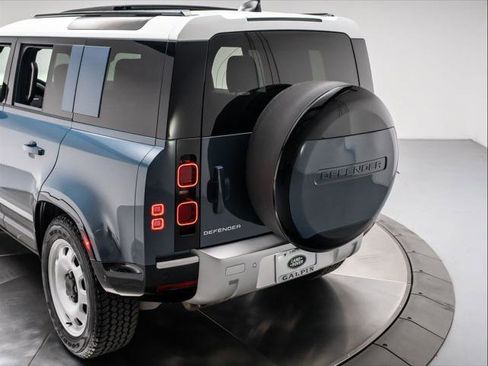 Used 2025 Land Rover Defender 110 S AWD/4WD image 32