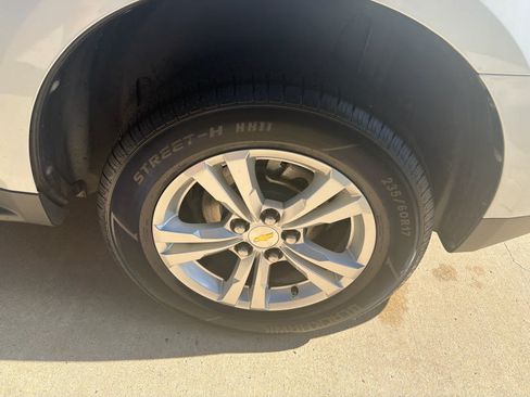 Used 2012 Chevrolet Equinox LS FWD image 11