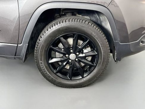 Used 2014 Jeep Cherokee Latitude w/ Comfort/Convenience Group AWD/4WD image 39