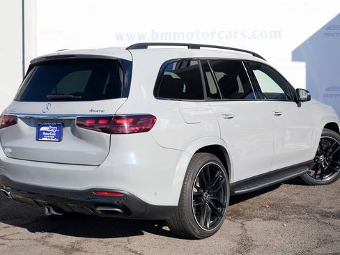 Used 2024 Mercedes-Benz GLS 580 4MATIC image 3