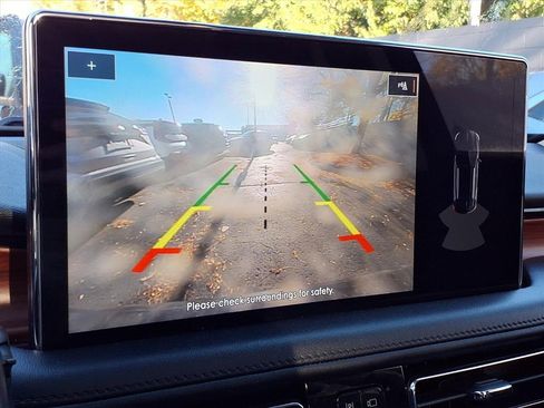 Used 2023 Lincoln Nautilus Reserve image 9