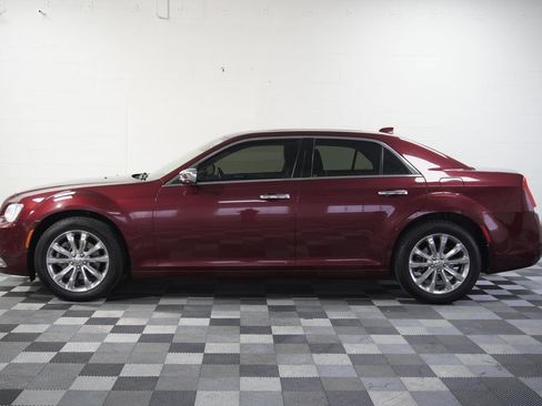 Used 2018 Chrysler 300 Limited AWD/4WD image 2
