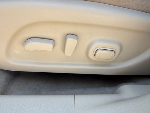 Used 2015 Nissan Murano SV FWD image 17