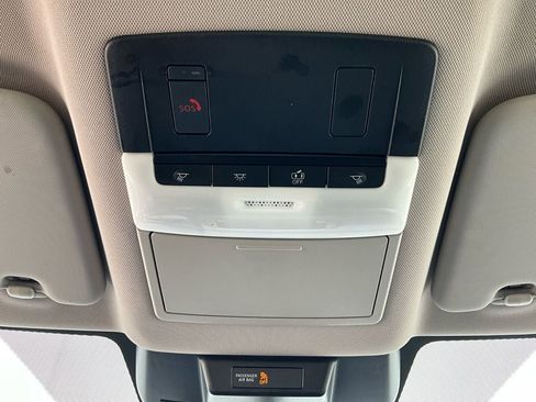 Used 2025 Nissan Rogue SV image 17