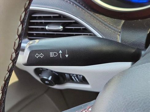 Used 2017 Chrysler Pacifica Limited image 18