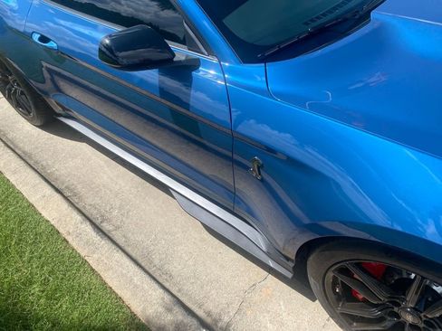 Used 2021 Ford Mustang Shelby GT500 w/ Technology Package RWD image 9