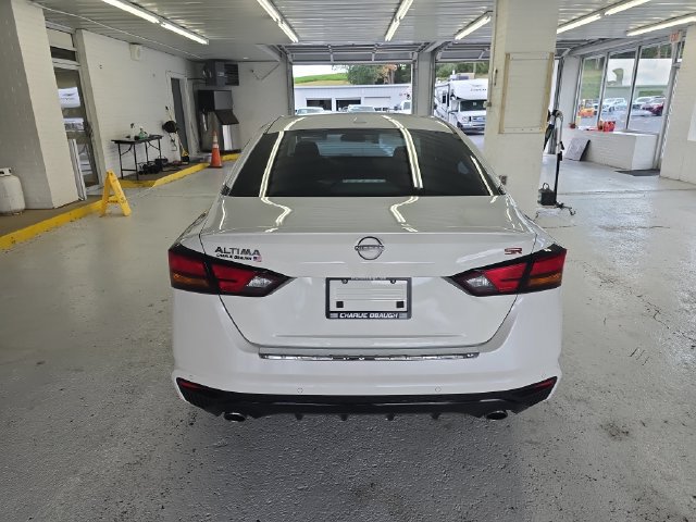 Used 2023 Nissan Altima 2.5 SR w/ SR Premium Package FWD image 4