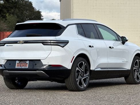 New 2026 Chevrolet Equinox EV LT image 4