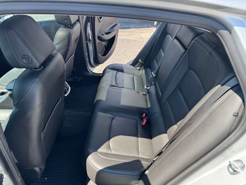 Used 2019 Chevrolet Malibu LT w/ Leather Package FWD image 23