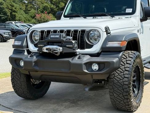 Used 2025 Jeep Wrangler Unlimited Sport AWD/4WD image 10