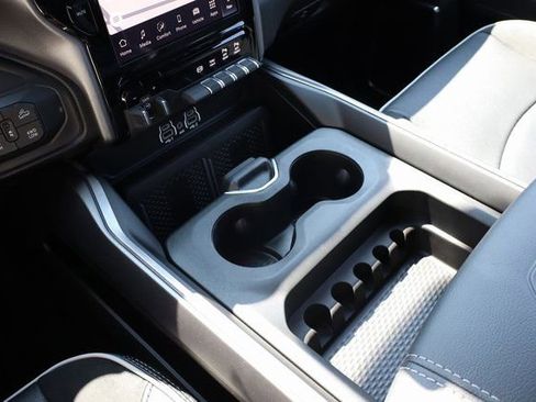 Used 2025 RAM 2500 Laramie image 31