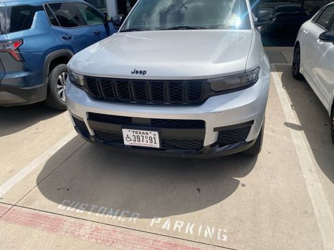 Used 2021 Jeep Grand Cherokee L Laredo RWD image 1